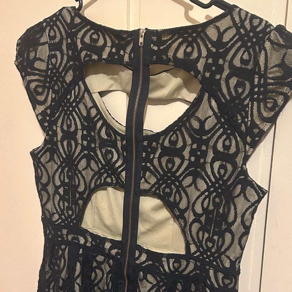 Pinky Black Lace Midi Dress - Picture 5 of 6